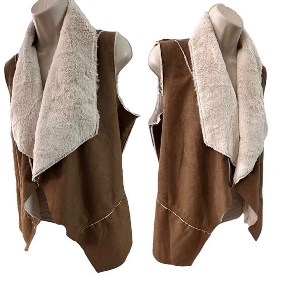 Me Jane ~ Faux Suede and fur lined vest ~ two side pockets - Picture 1 of 12